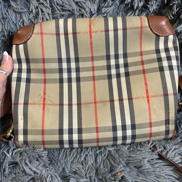 Burberry Flap Two Compartment - Picture 8 of 9